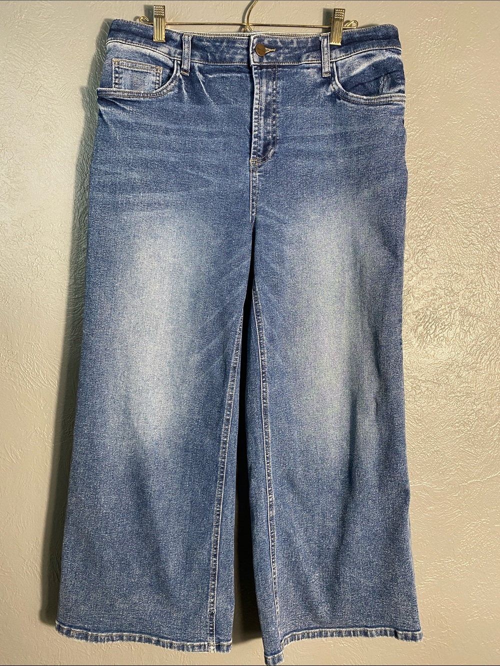Hint of Blue Wide Leg Crop Jeans Size 32 High Rise Raw Hem Denim Casual